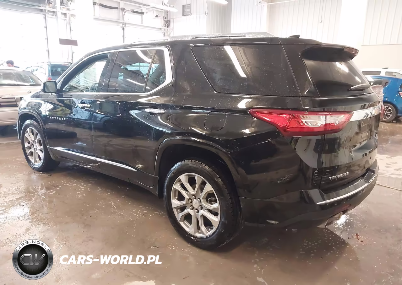 2018 Chevrolet Traverse Premier VIN:1GNERKKW6JJ101829 - 3