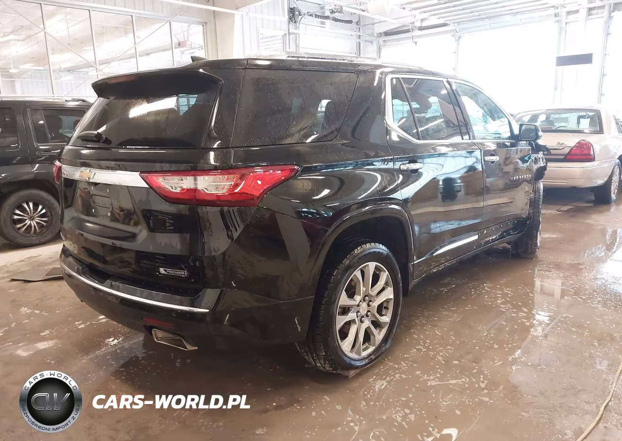 2018 Chevrolet Traverse Premier VIN:1GNERKKW6JJ101829 - 4