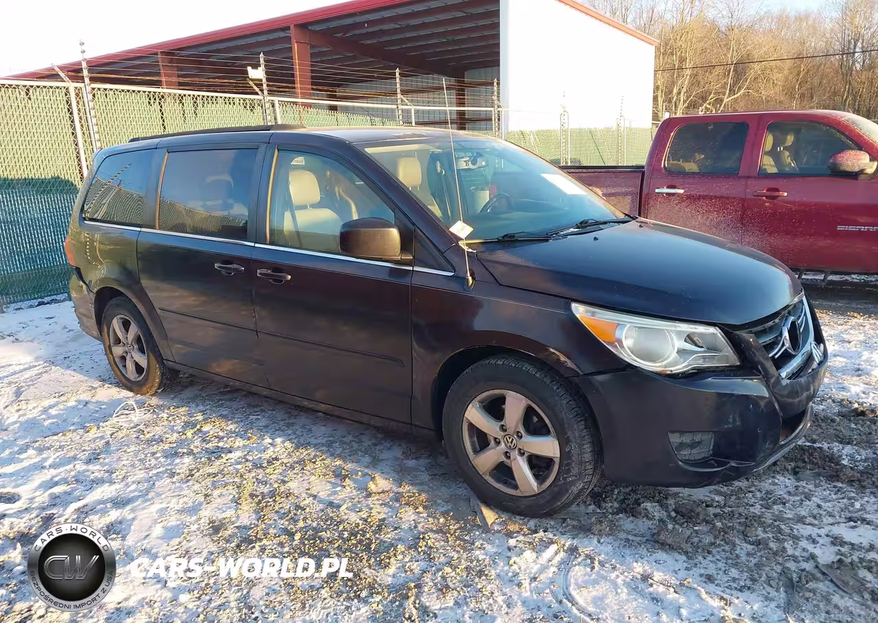 2011 Volkswagen Routan Se