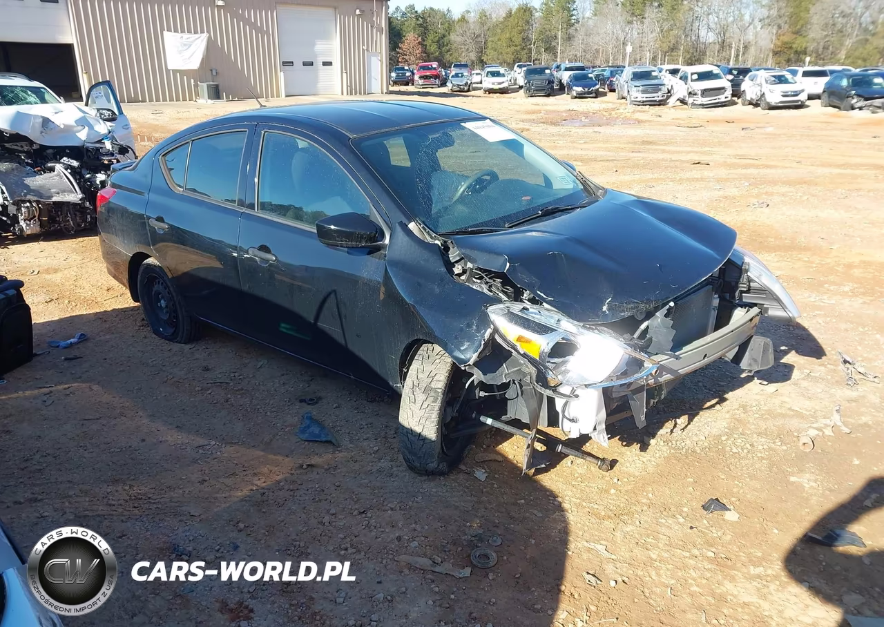 2016 Nissan Versa 1.6 S+