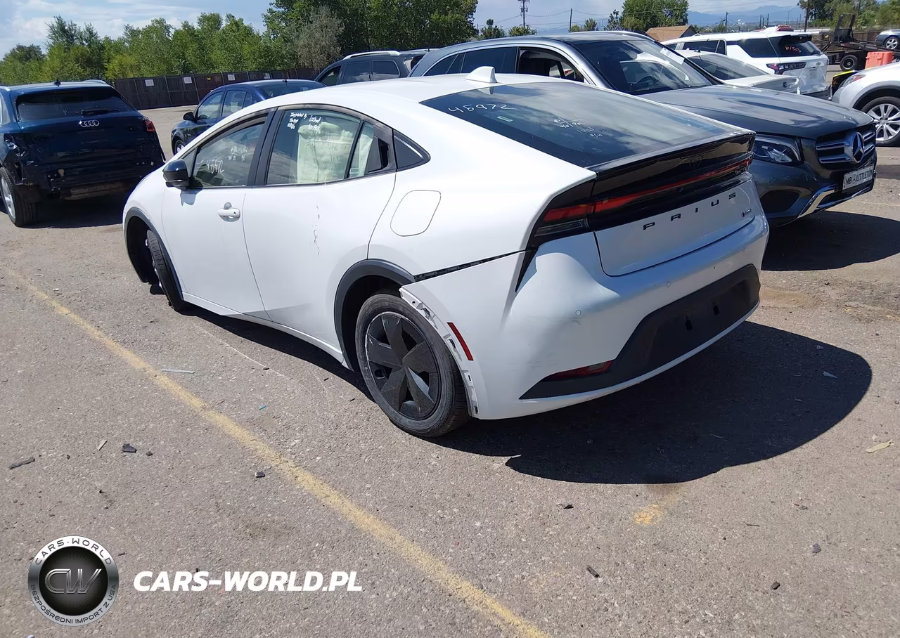 2024 Toyota Prius Le VIN:JTDACAAU9R3027079 - 14