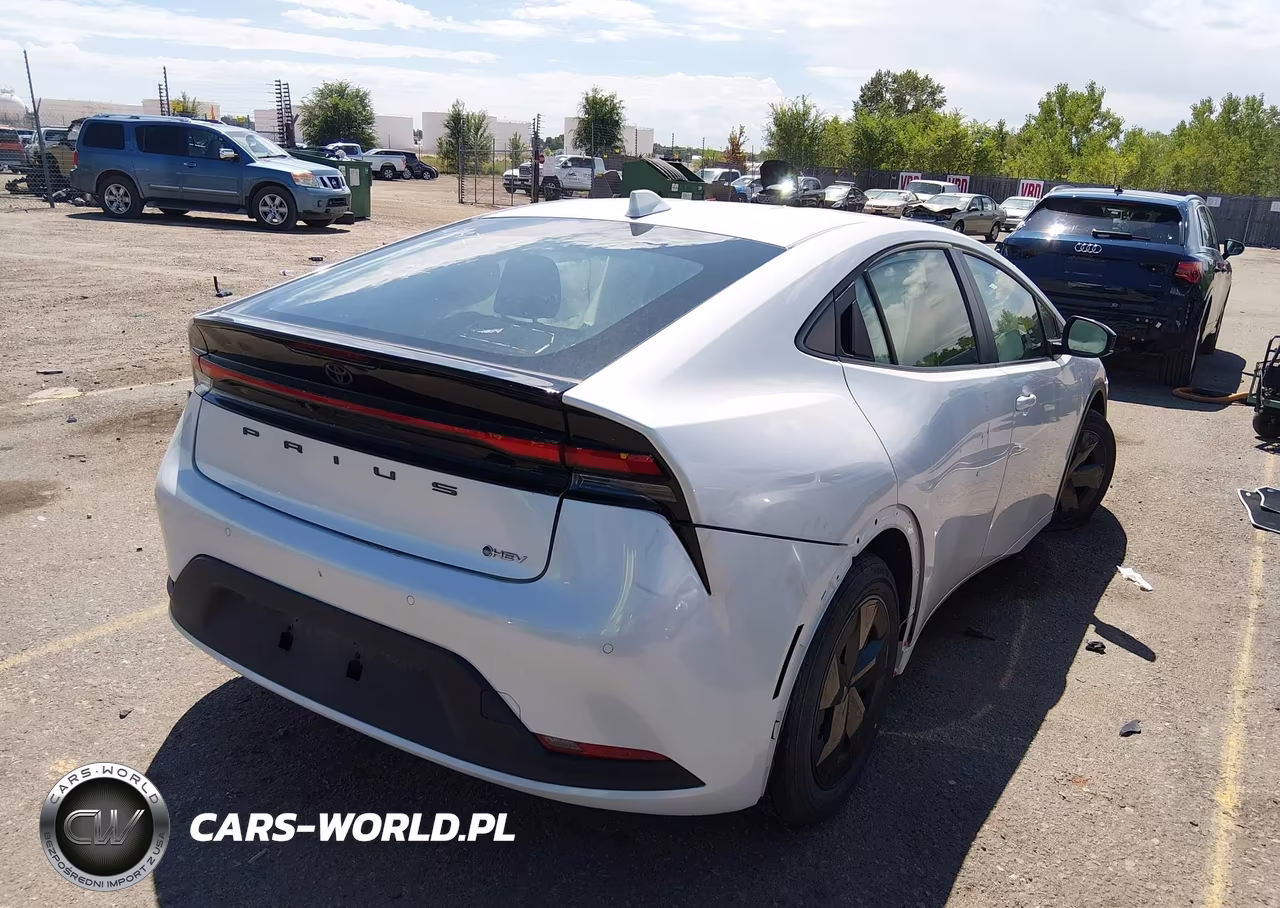 2024 Toyota Prius Le VIN:JTDACAAU9R3027079 - 4
