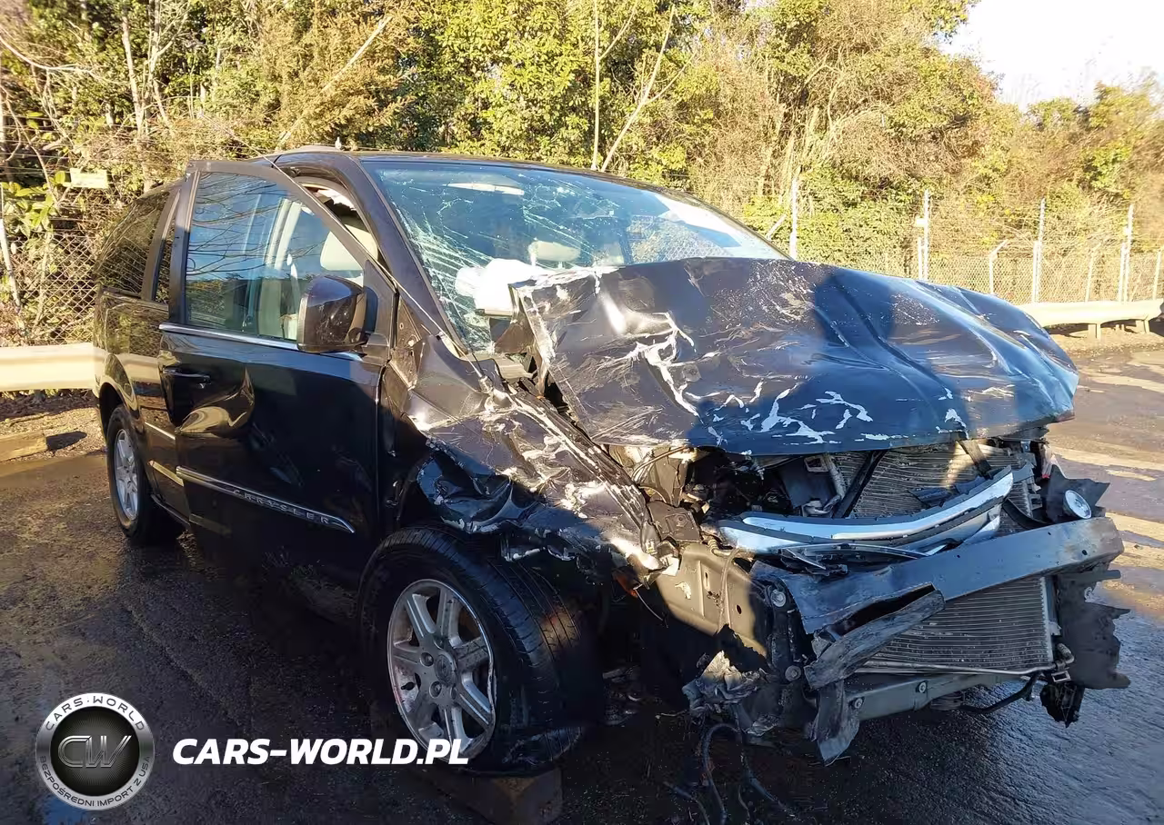 2013 Chrysler Town & Country Touring