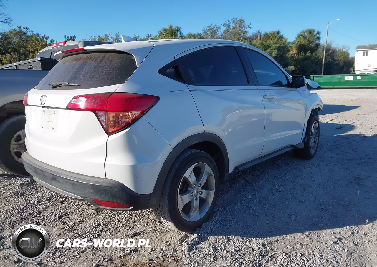 2018 Honda Hr-V Lx VIN:3CZRU5H37JM722288 - 4