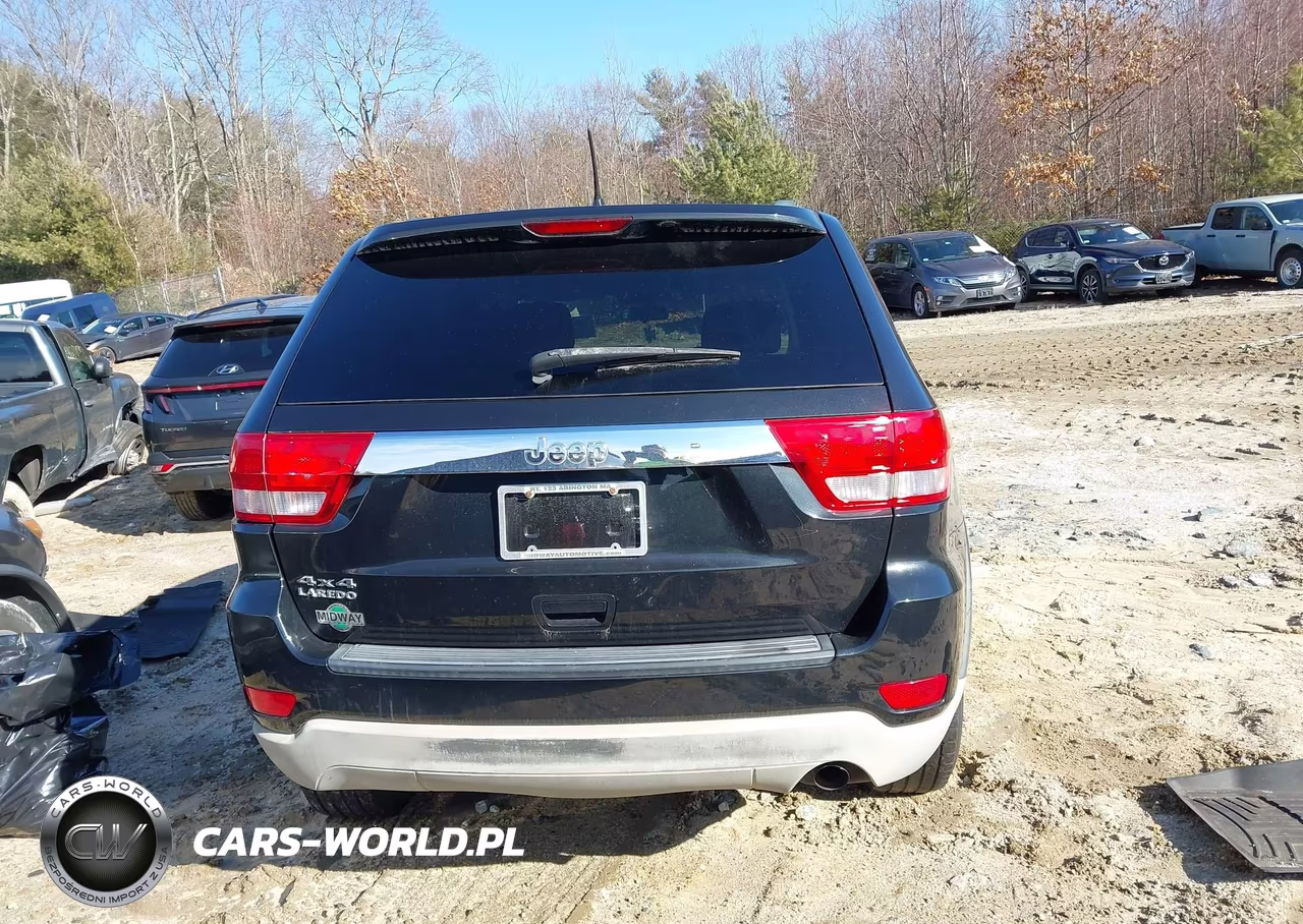 2013 Jeep Grand Cherokee Laredo VIN:1C4RJFAG2DC557564 - 16
