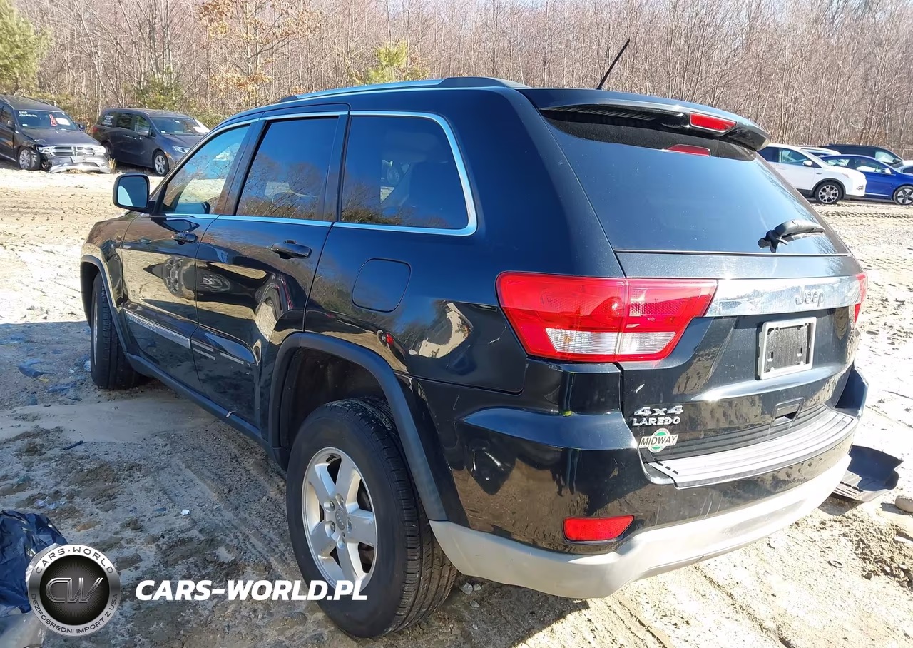 2013 Jeep Grand Cherokee Laredo VIN:1C4RJFAG2DC557564 - 3