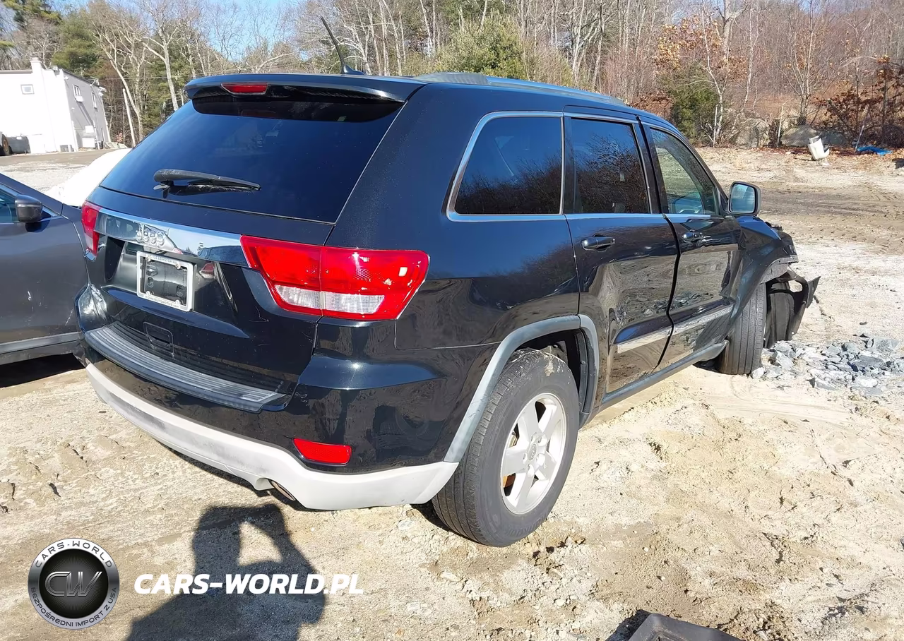 2013 Jeep Grand Cherokee Laredo VIN:1C4RJFAG2DC557564 - 4