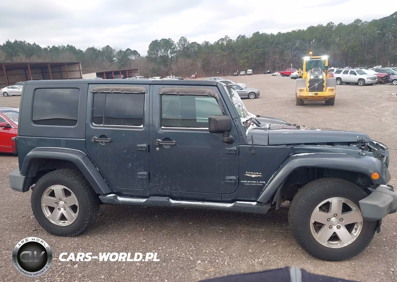 2008 Jeep Wrangler Unlimited Sahara VIN:1J4GA591X8L609072 - 13