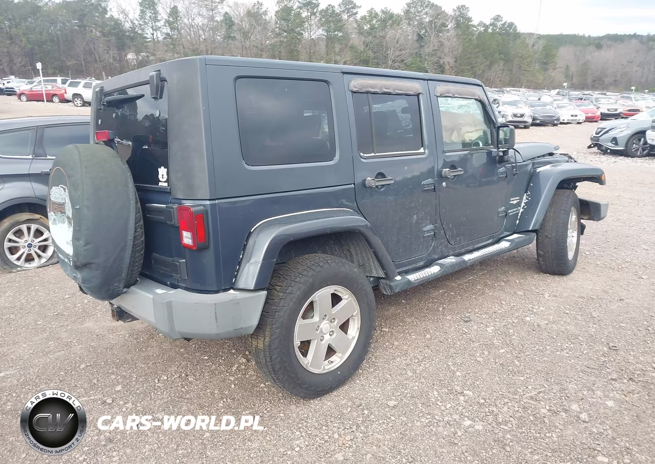 2008 Jeep Wrangler Unlimited Sahara VIN:1J4GA591X8L609072 - 4