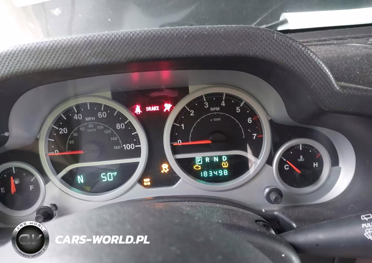 2008 Jeep Wrangler Unlimited Sahara VIN:1J4GA591X8L609072 - 7
