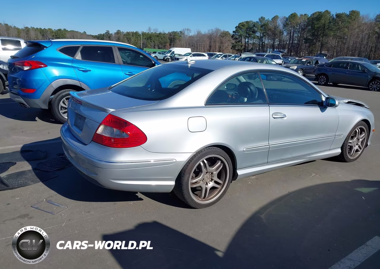 2009 Mercedes-Benz Clk 550 VIN:WDBTJ72H39F257538 - 4