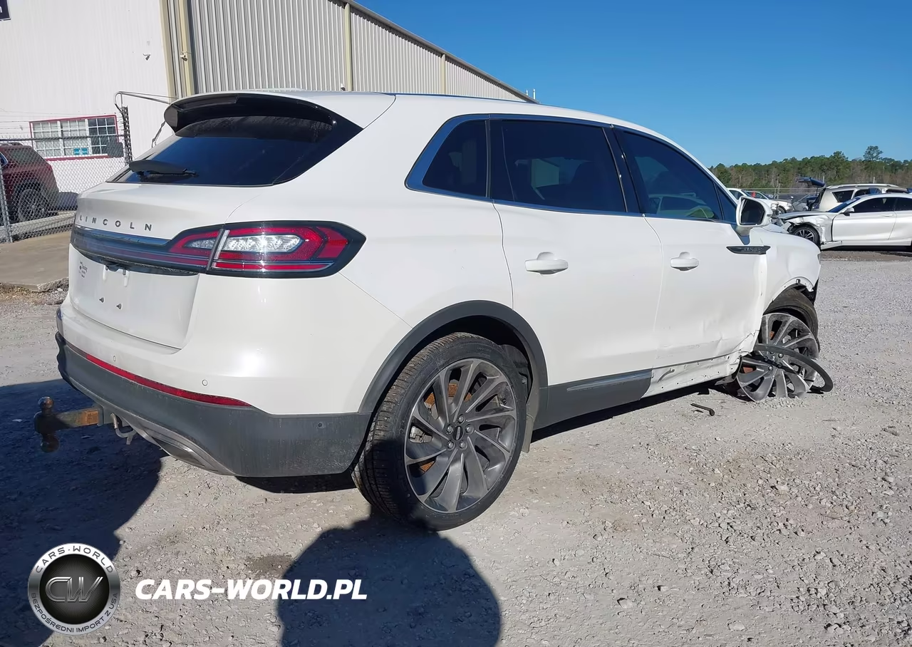 2022 Lincoln Nautilus Reserve VIN:2LMPJ8K93NBL06069 - 4