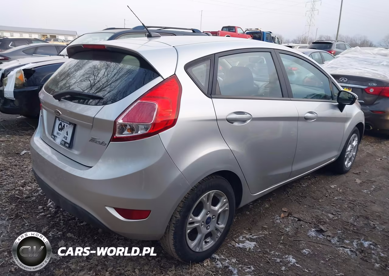 2015 Ford Fiesta Se VIN:3FADP4EJ5FM138411 - 4
