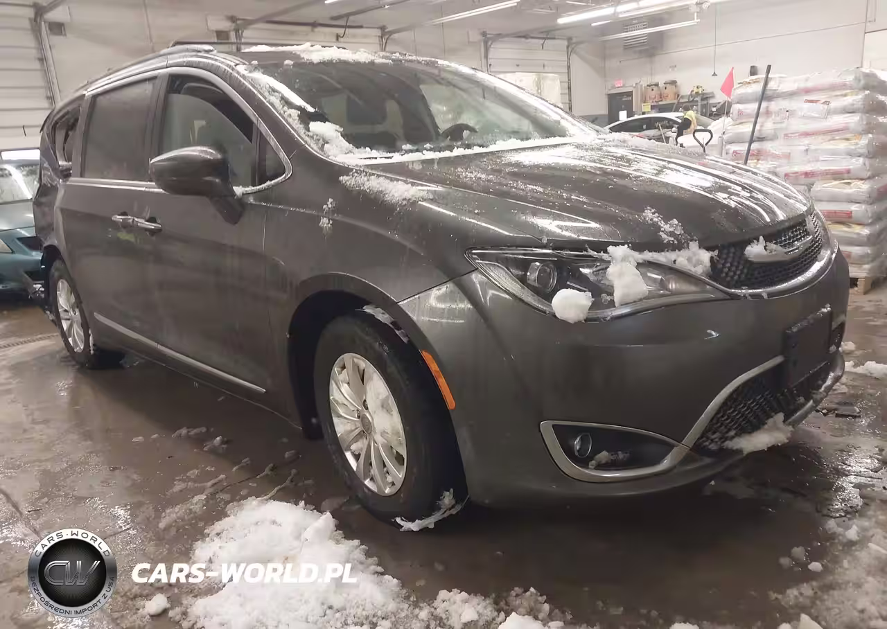 2017 Chrysler Pacifica Touring-L