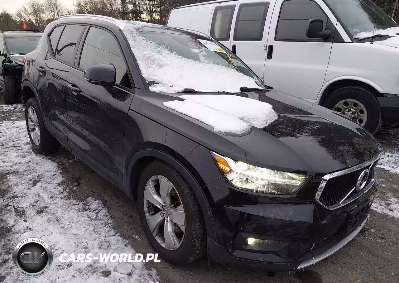 2021 Volvo Xc40 T5 Momentum