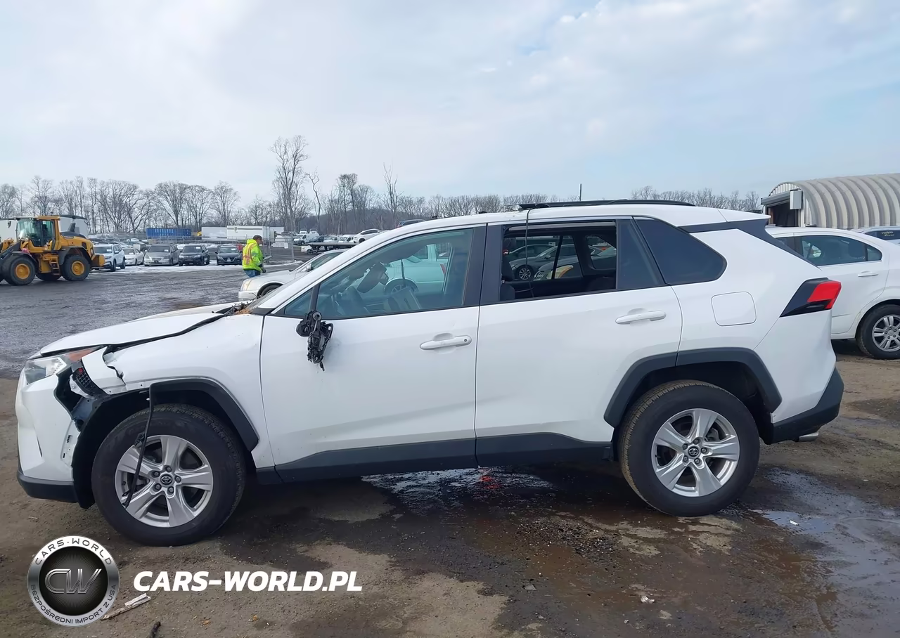 2021 Toyota Rav4 Xle VIN:2T3P1RFVXMC147075 - 14