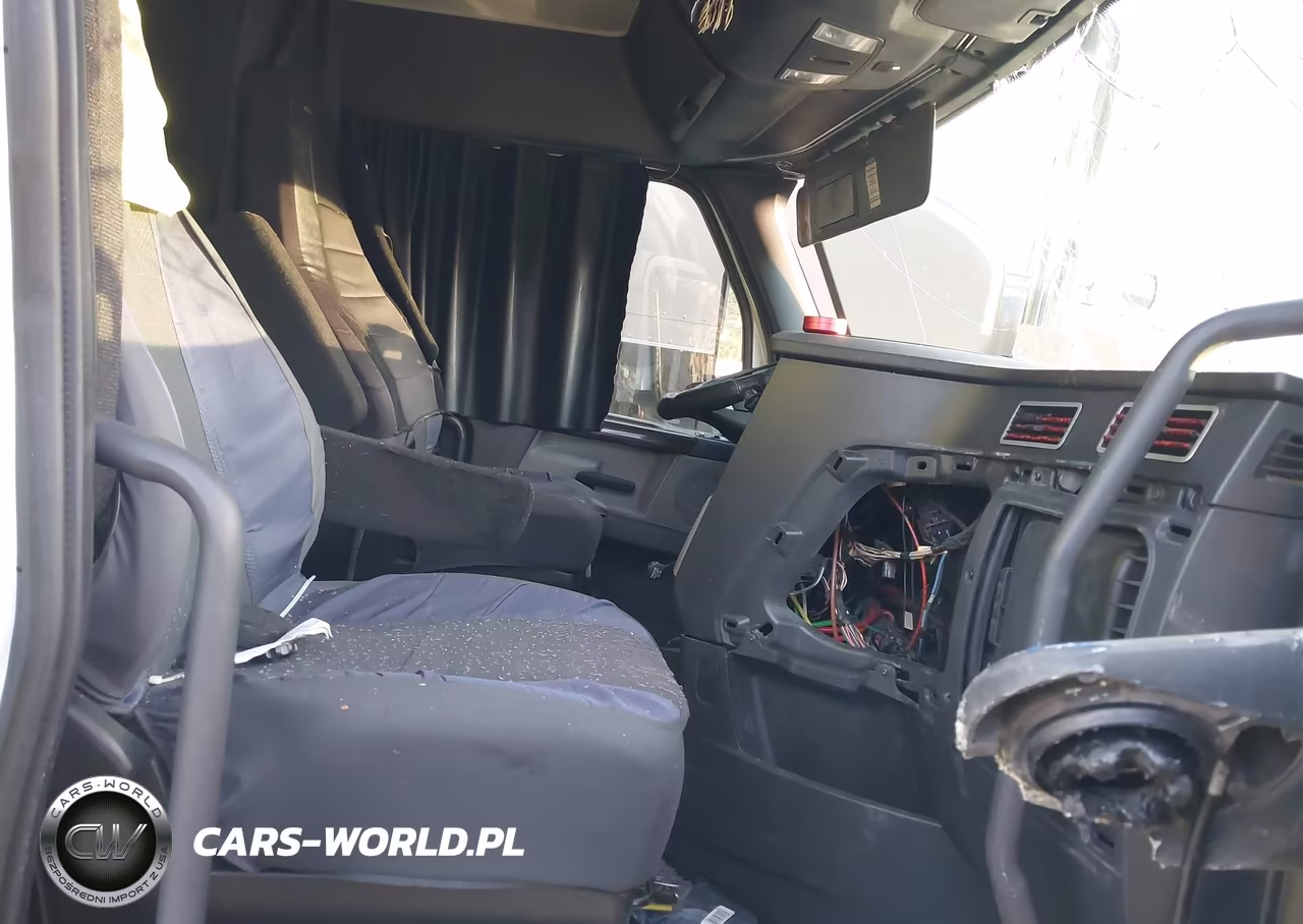 2020 Freightliner New Cascadia 126 VIN:3AKJHHDR8LSLR8367 - 5