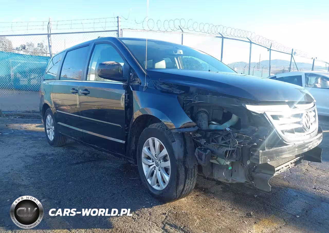 2012 Volkswagen Routan Se