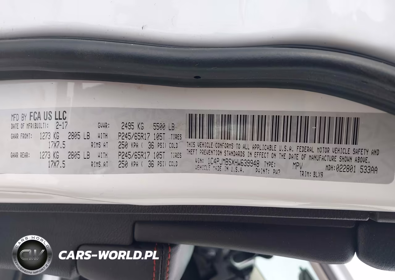 2017 Jeep Cherokee Trailhawk L Plus 4X4 VIN:1C4PJMBSXHW639948 - 9
