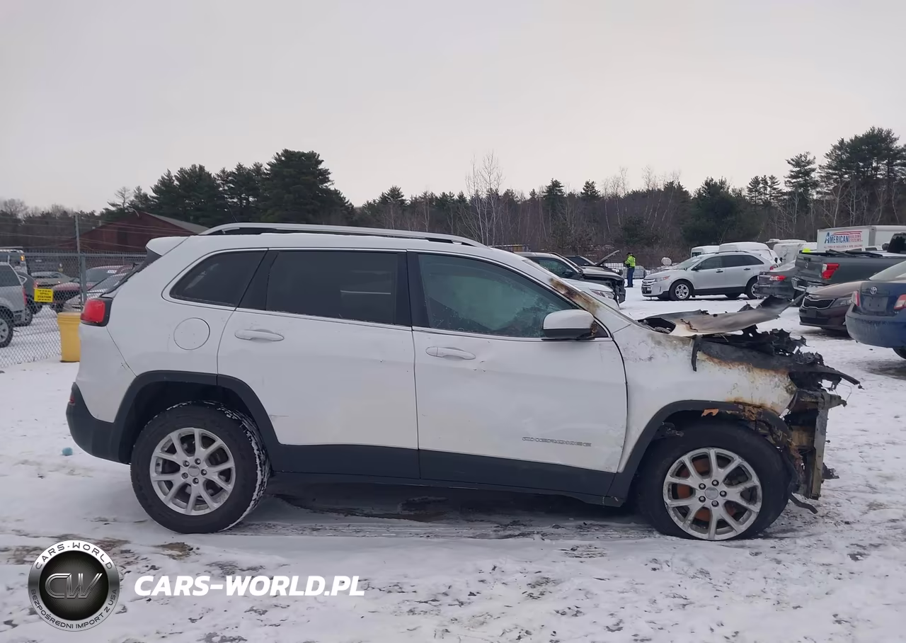 2016 Jeep Cherokee Latitude VIN:1C4PJMCB2GW255269 - 13