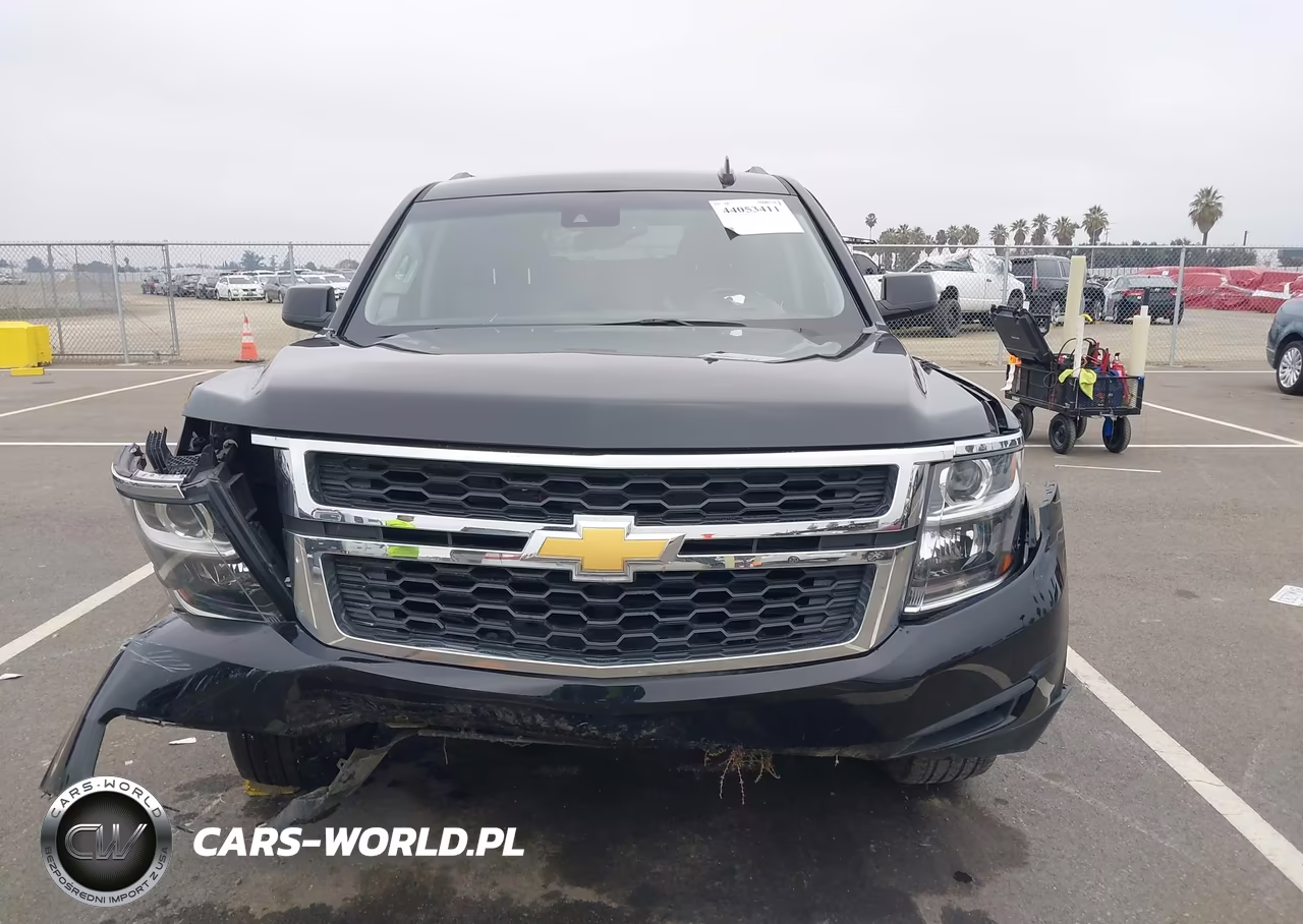 2018 Chevrolet Suburban Lt VIN:1GNSKHKC4JR205124 - 12