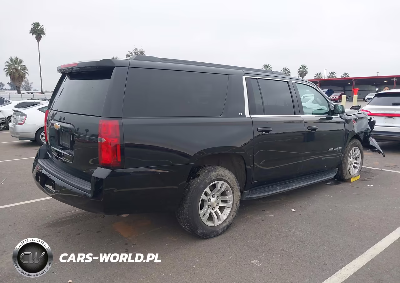 2018 Chevrolet Suburban Lt VIN:1GNSKHKC4JR205124 - 4