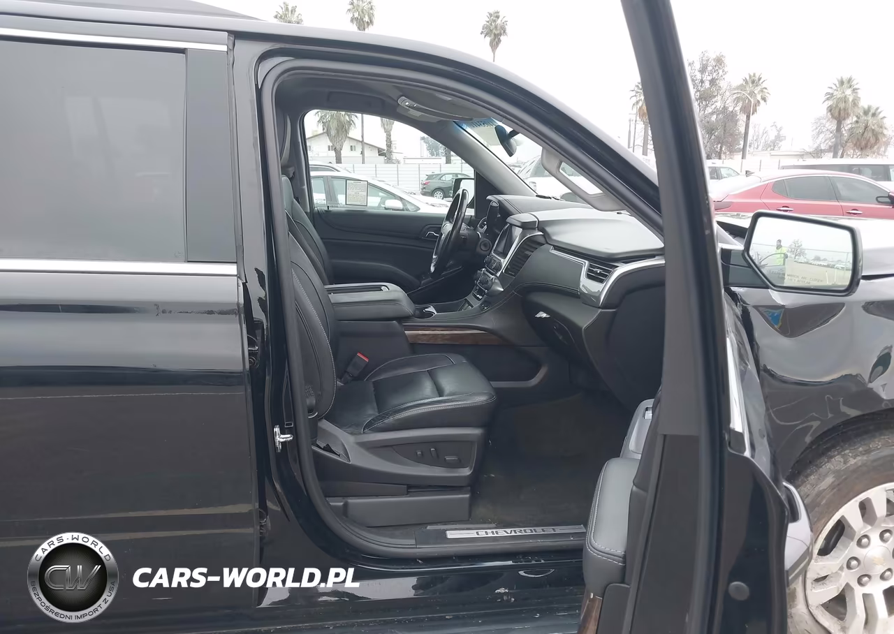 2018 Chevrolet Suburban Lt VIN:1GNSKHKC4JR205124 - 5