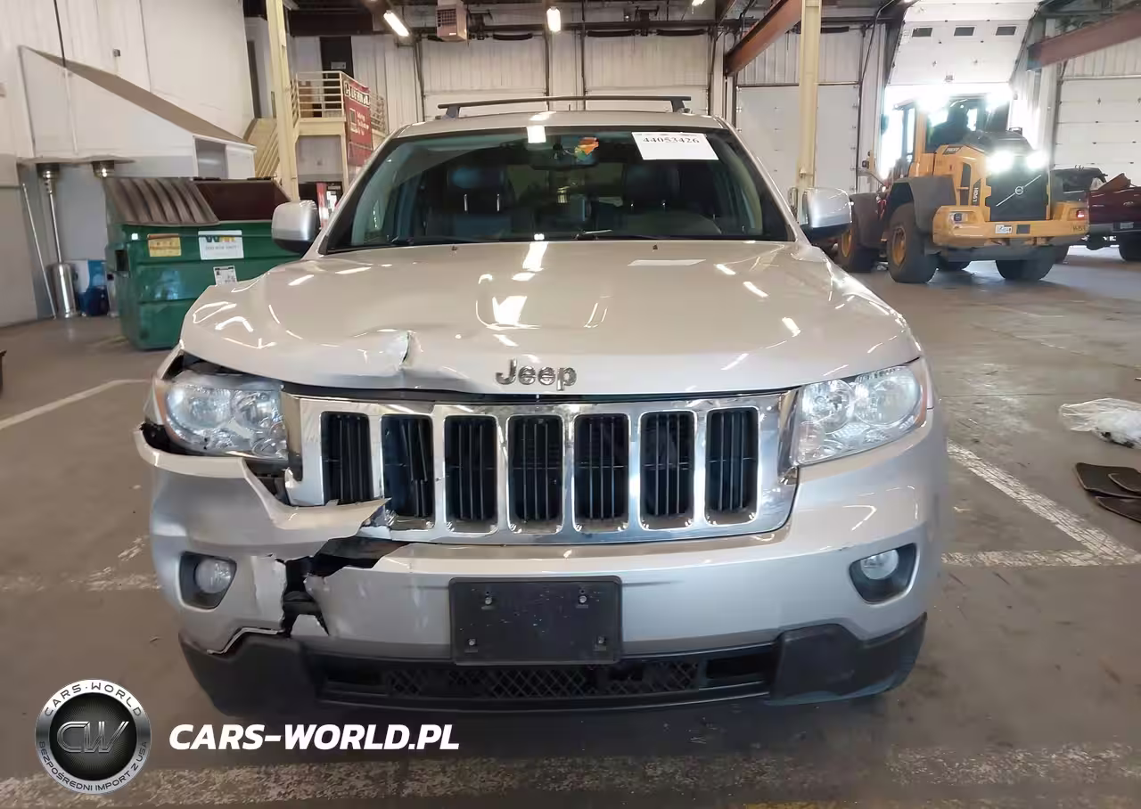 2011 Jeep Grand Cherokee Laredo VIN:1J4RR4GT1BC646258 - 12