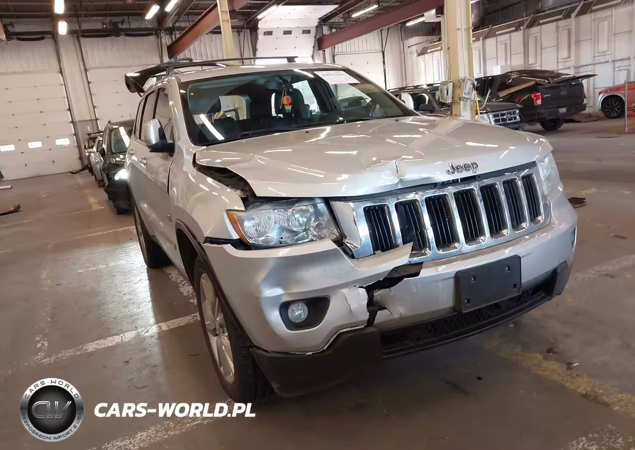 2011 Jeep Grand Cherokee Laredo VIN:1J4RR4GT1BC646258 - 6