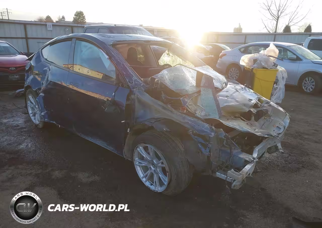 2022 Tesla Model Y Long Range Dual Motor All-Wheel Drive