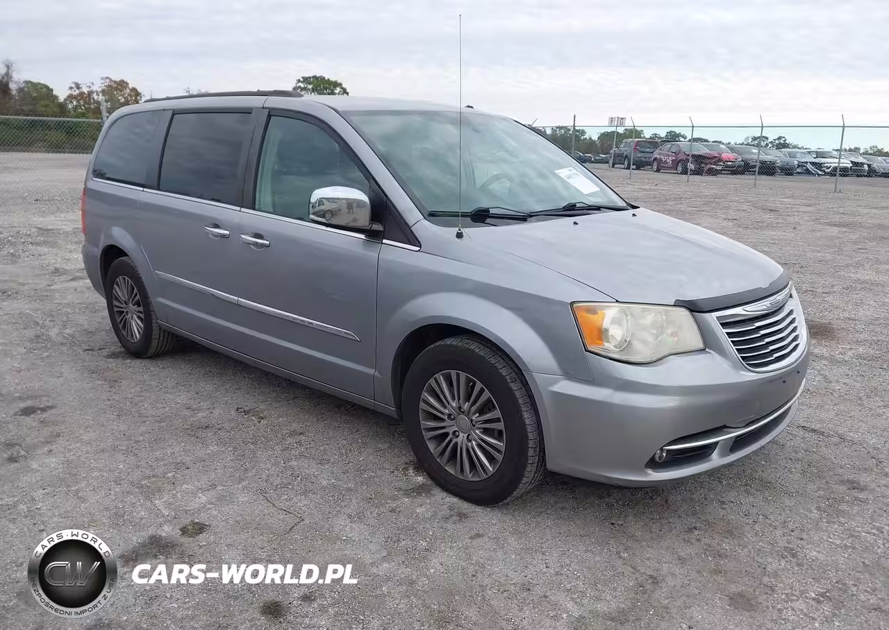 2014 Chrysler Town & Country Touring-L