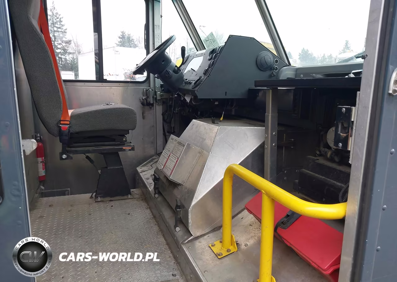 2019 Ford E-450 Stripped VIN:1FC3E4K69KDC51876 - 6