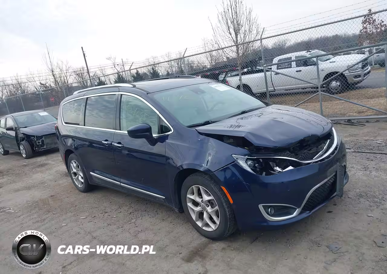 2018 Chrysler Pacifica Touring L Plus