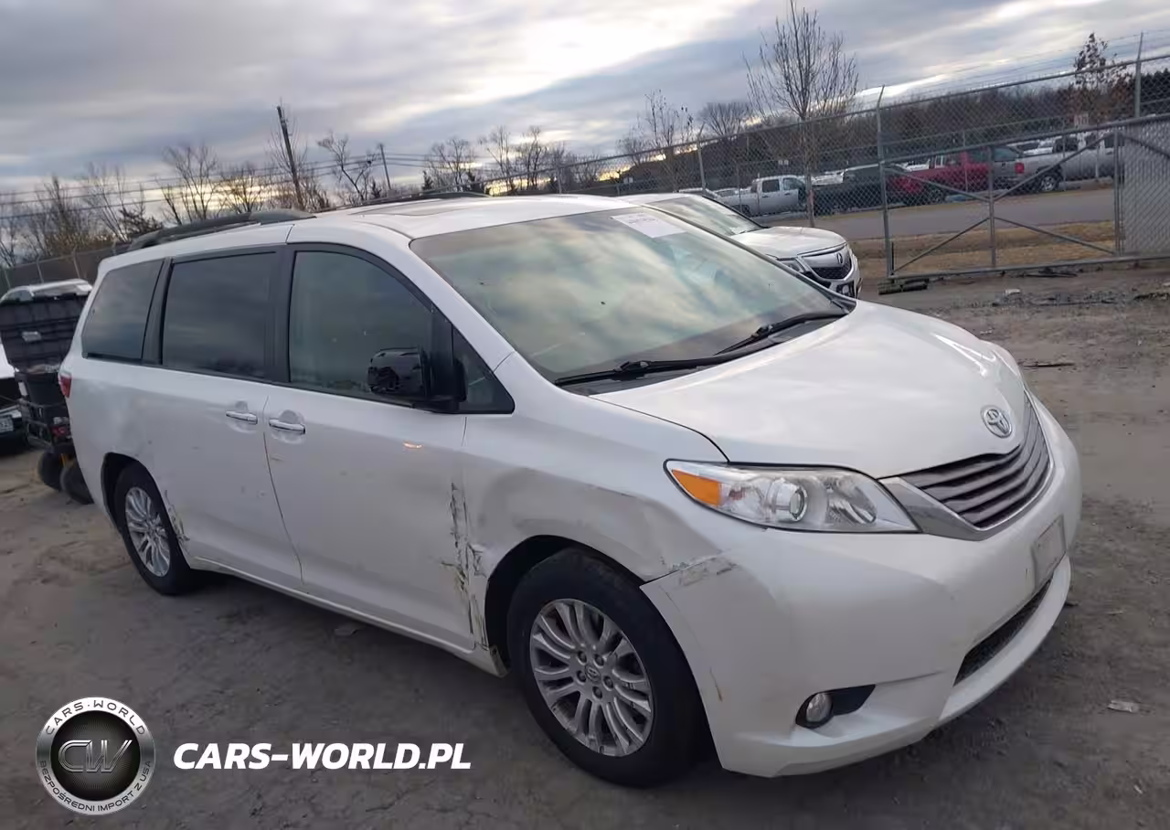 2015 Toyota Sienna Xle 8 Passenger
