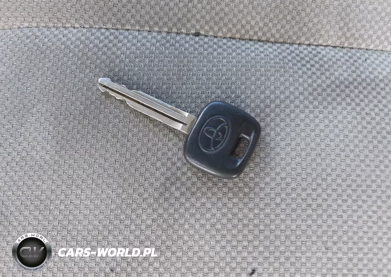 2011 Toyota Sienna VIN:5TDKA3DCXBS008831 - 11
