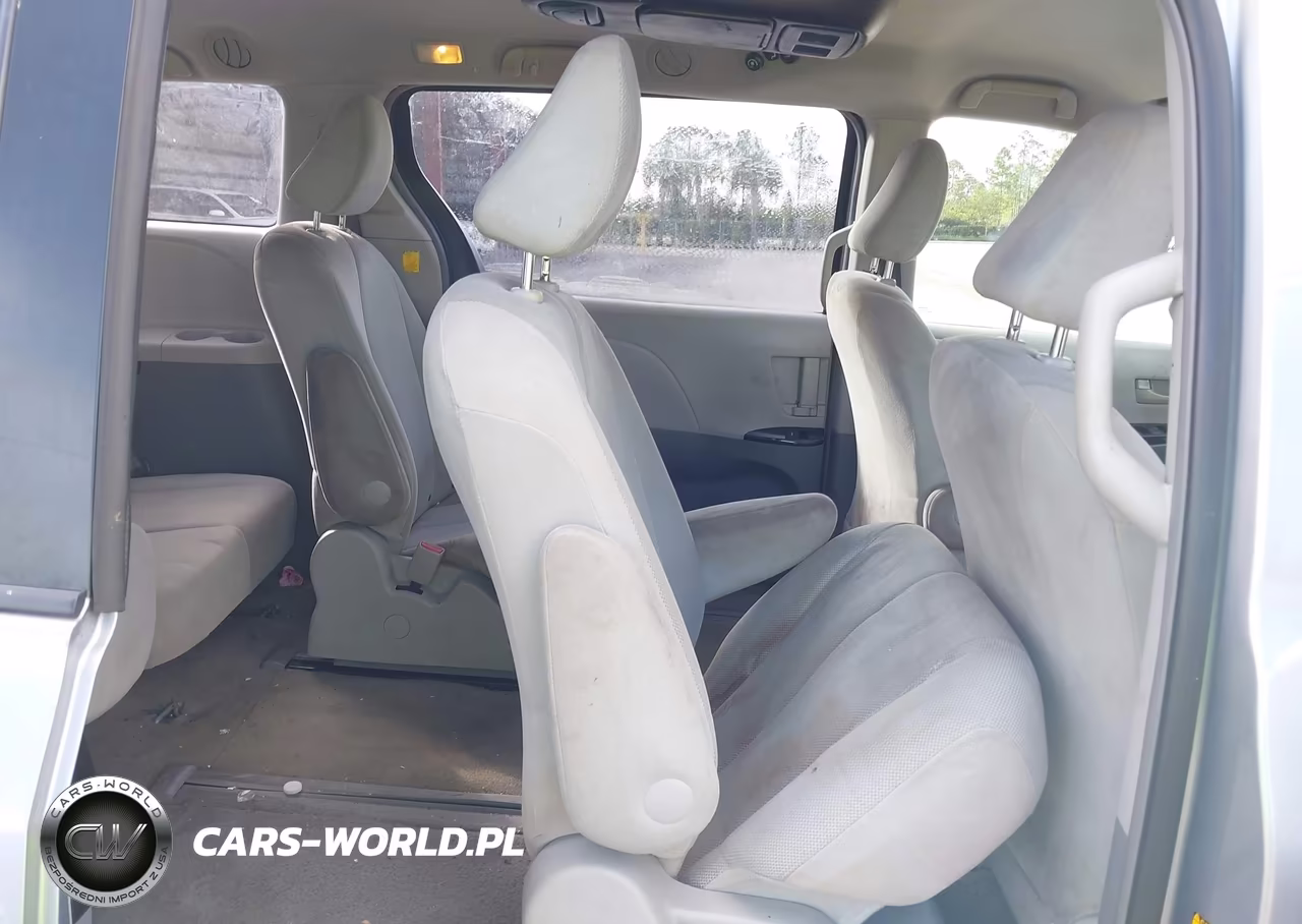 2011 Toyota Sienna VIN:5TDKA3DCXBS008831 - 8