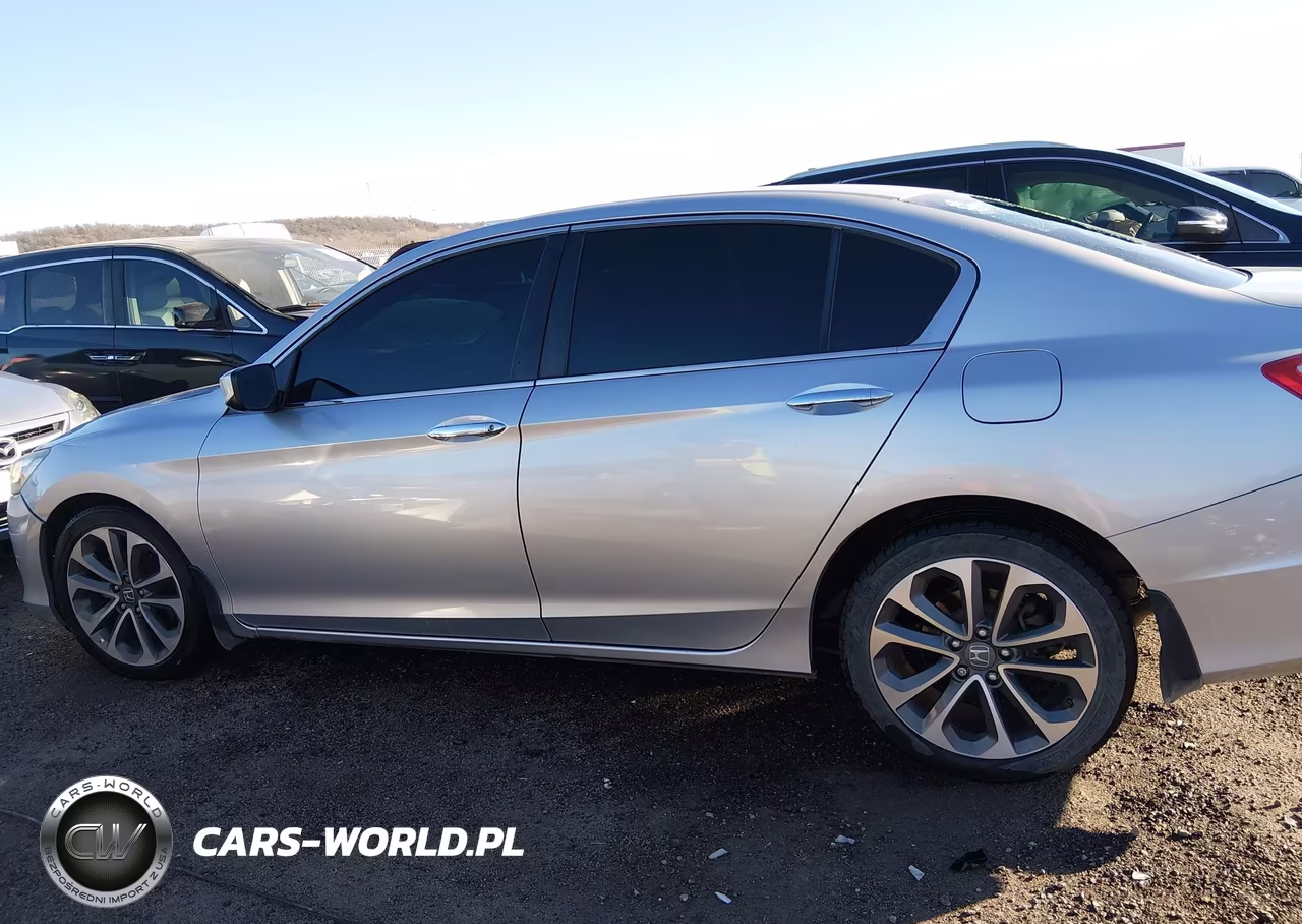 2015 Honda Accord Sport VIN:1HGCR2F59FA186823 - 14