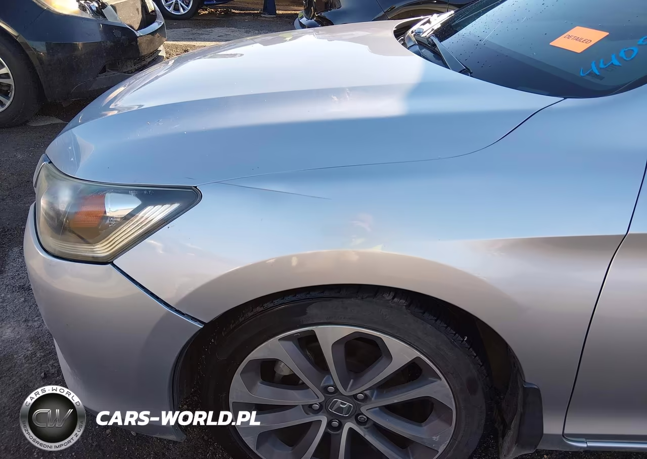 2015 Honda Accord Sport VIN:1HGCR2F59FA186823 - 18