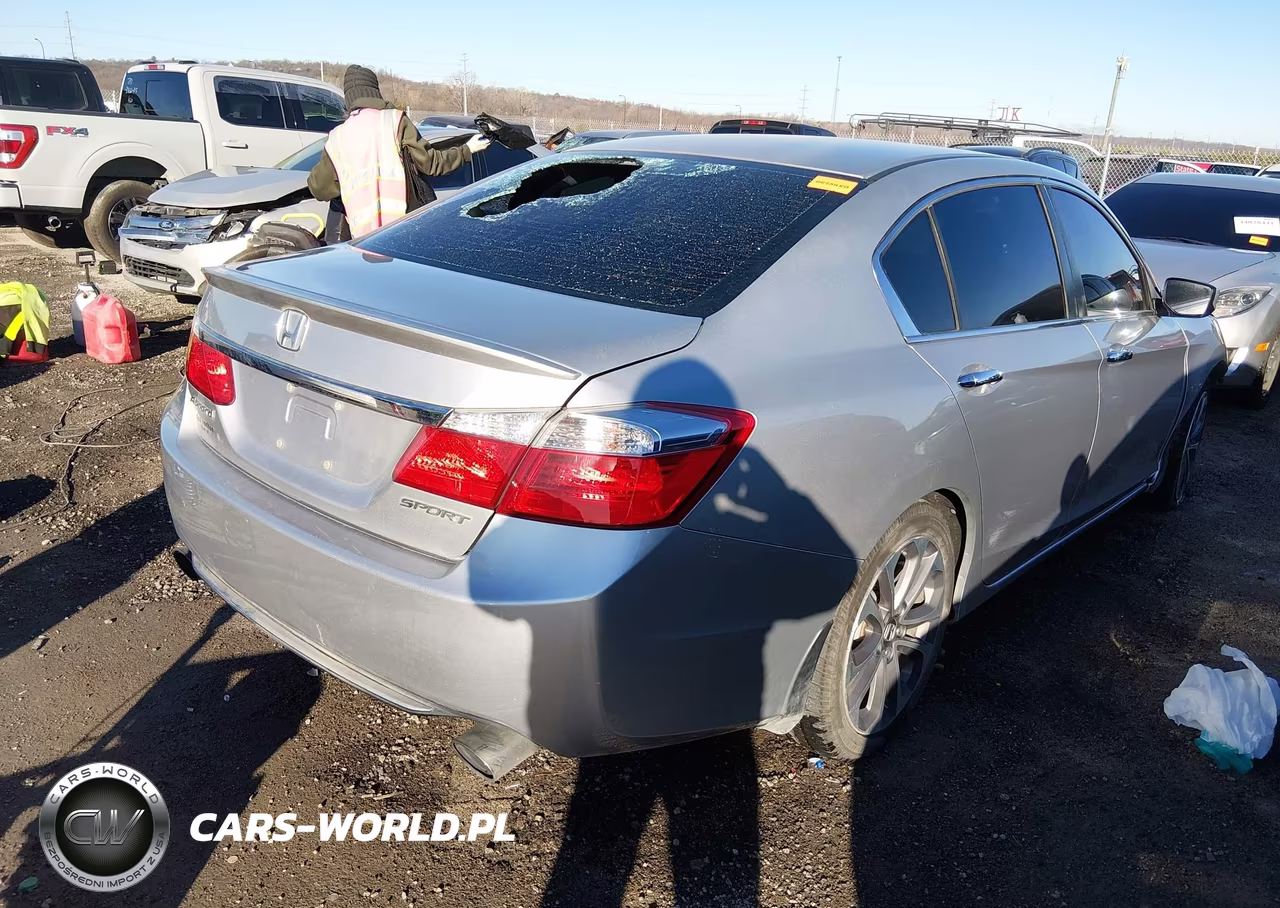 2015 Honda Accord Sport VIN:1HGCR2F59FA186823 - 4