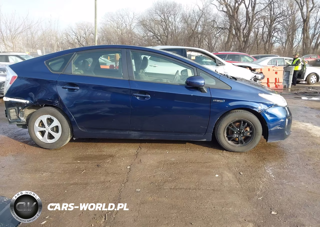 2015 Toyota Prius Three VIN:JTDKN3DUXF0406689 - 15