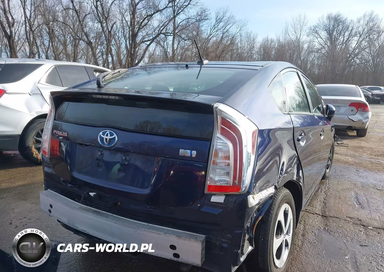 2015 Toyota Prius Three VIN:JTDKN3DUXF0406689 - 4