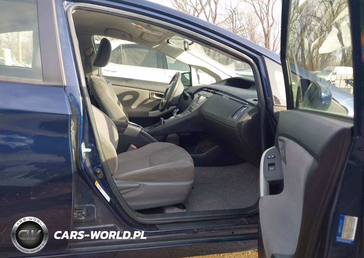 2015 Toyota Prius Three VIN:JTDKN3DUXF0406689 - 5