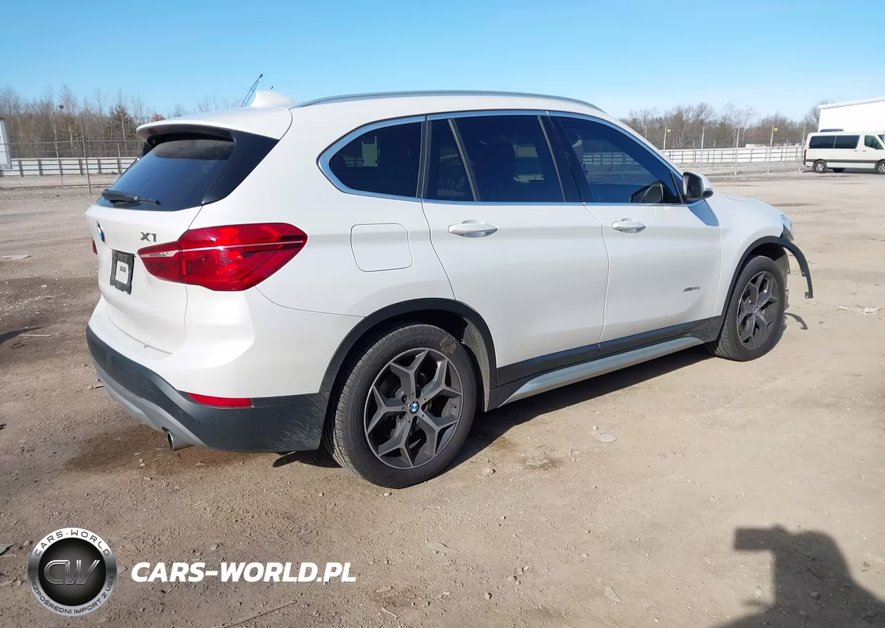 2018 BMW X1 xDrive28I VIN:WBXHT3C39J5K29771 - 4