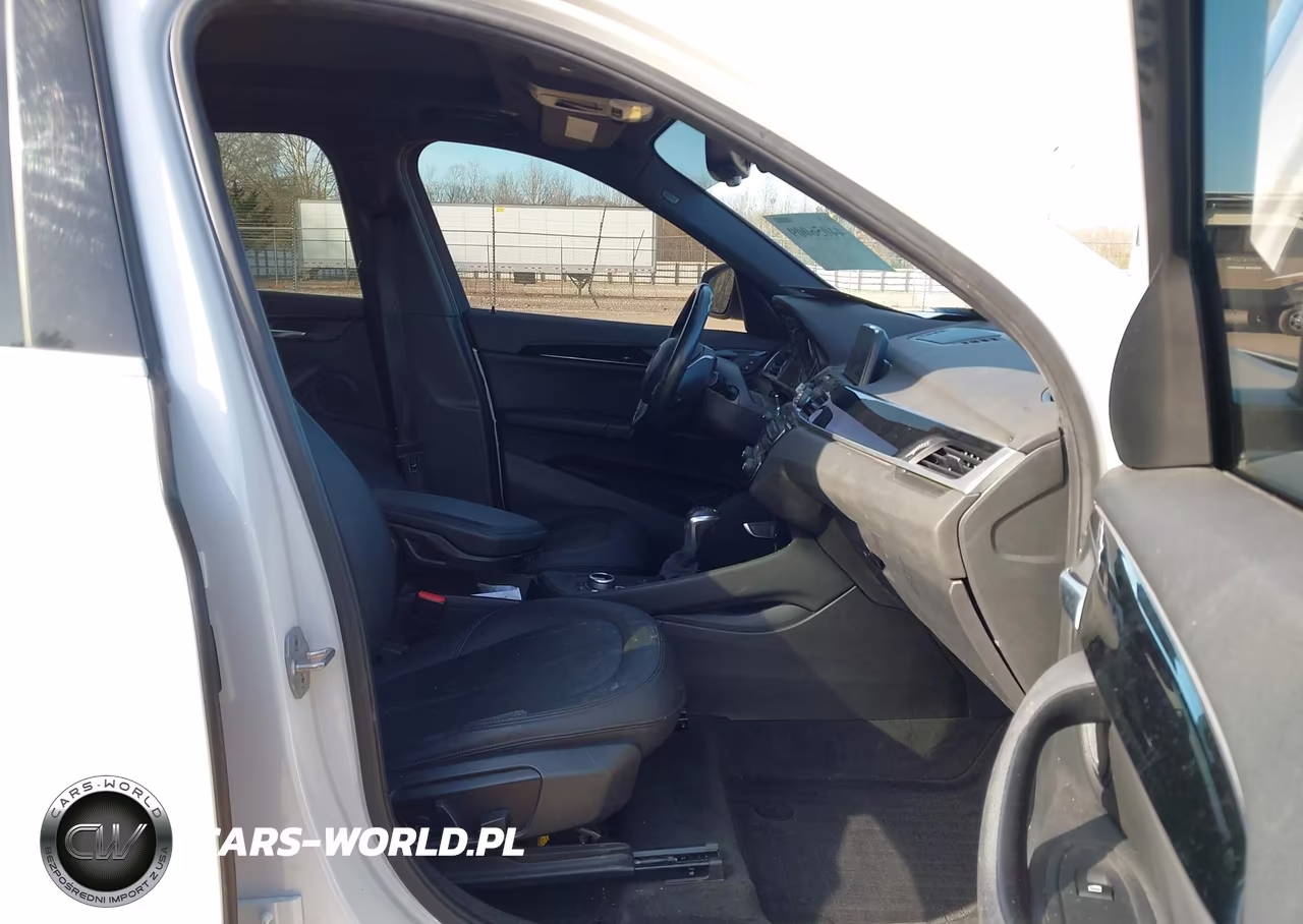 2018 BMW X1 xDrive28I VIN:WBXHT3C39J5K29771 - 5