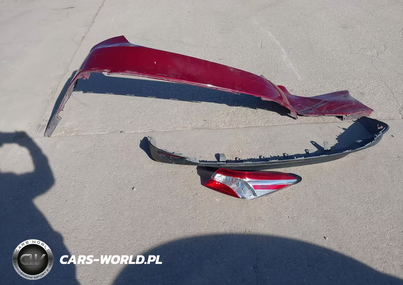 2020 Toyota Camry Le VIN:4T1C11AK2LU332658 - 12
