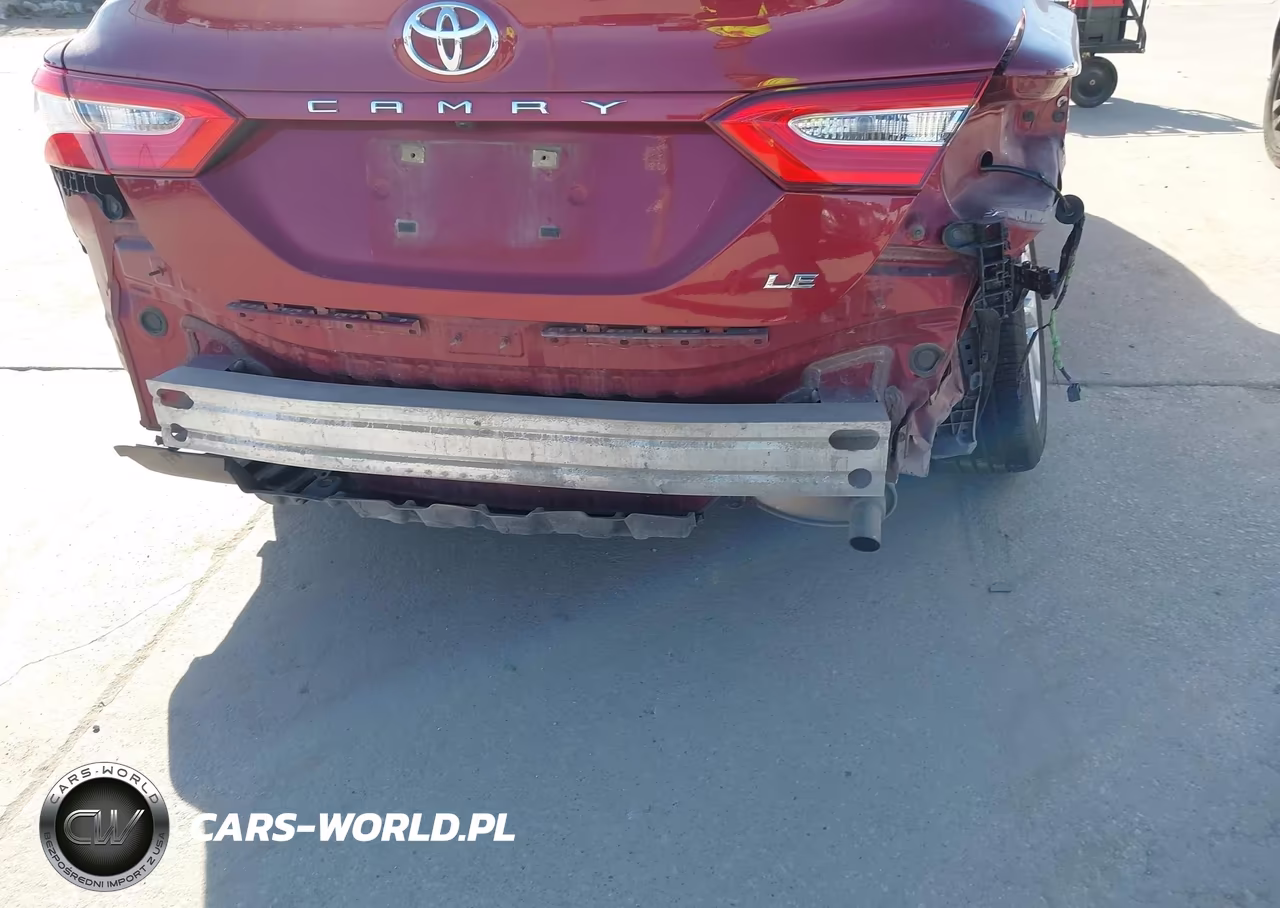 2020 Toyota Camry Le VIN:4T1C11AK2LU332658 - 18