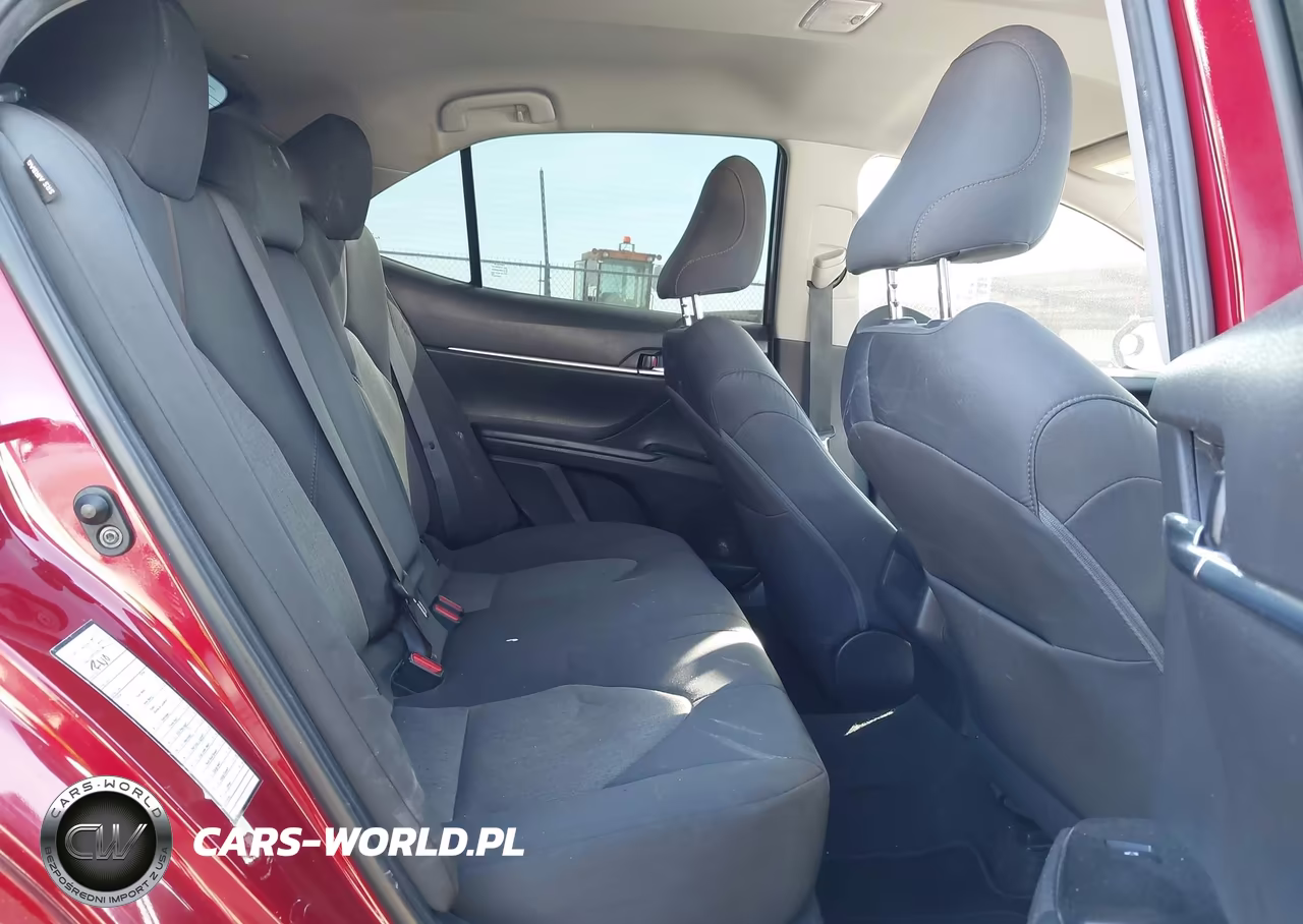 2020 Toyota Camry Le VIN:4T1C11AK2LU332658 - 8