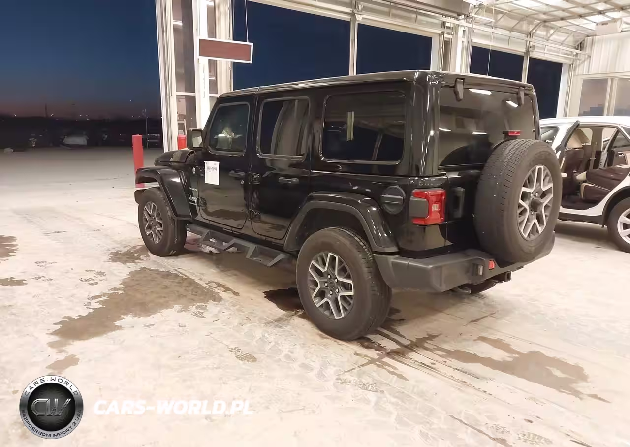 2024 Jeep Wrangler 4-Door Sahara 4X4 VIN:1C4PJXEG6RW319715 - 3