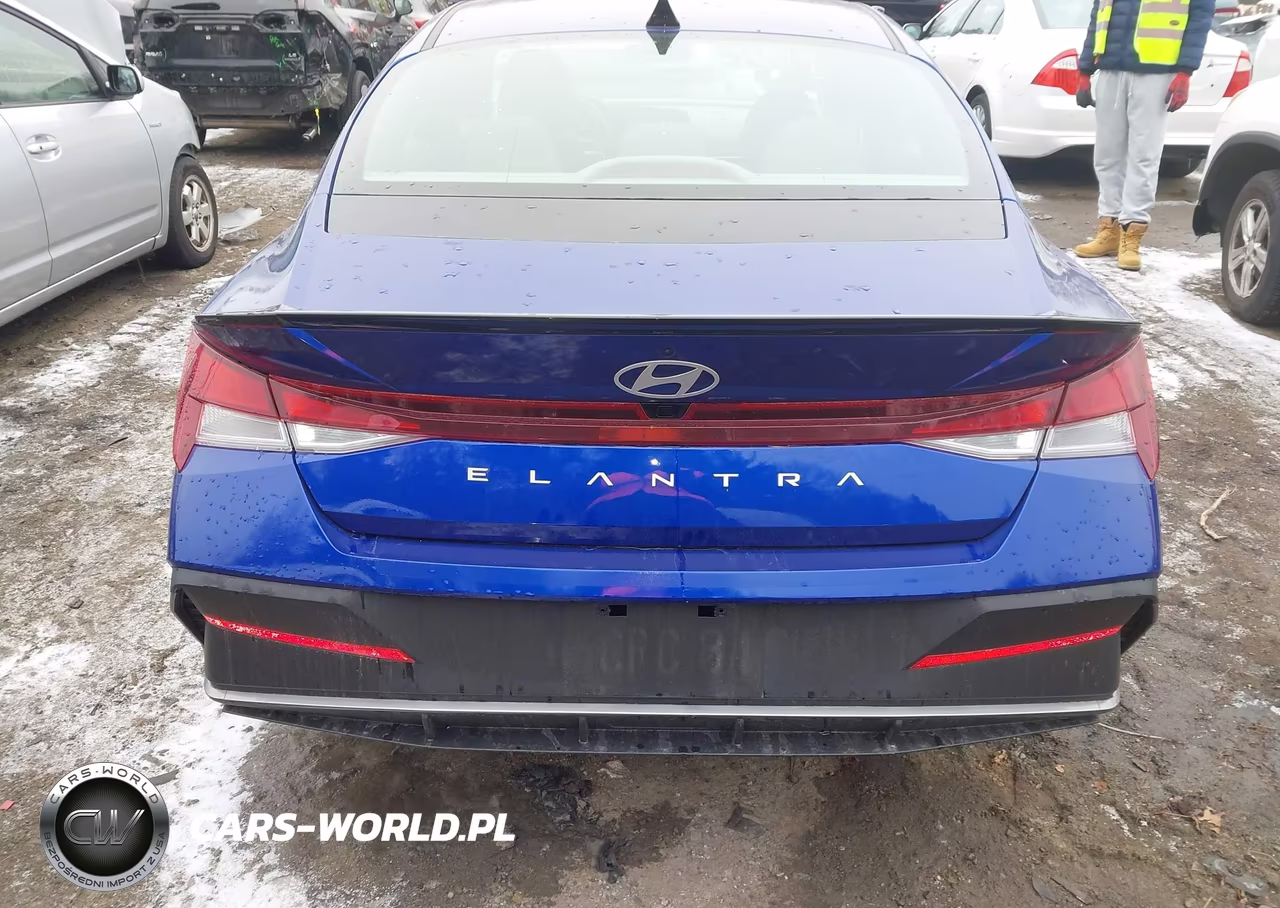 2025 Hyundai Elantra Sel Sport VIN:KMHLM4DG4SU958873 - 17