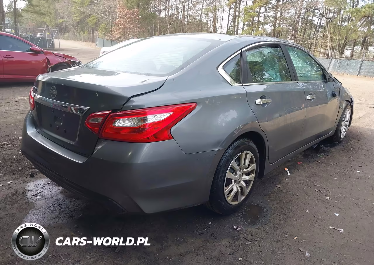 2017 Nissan Altima 2.5 S VIN:1N4AL3AP7HN365191 - 4